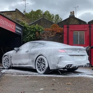 ❄️ SNOW FOAM ❄️ #americancarwash #carwash #radiantwax #spraypolish #details #shampoo #buffing #shinywheels #childservice #detailing #valeting #snowfoam #special #london