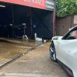 🐎 #ferrari #americancarwash #carwash #radiantwax #spraypolish #details #shampoo #buffing #shinywheels #childservice #detailing #valeting #snowfoam #special #london