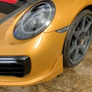 Porsche ✨ #porsche #americancarwash #carwash #radiantwax #spraypolish #details #shampoo #buffing #shinywheels #childservice #detailing #valeting #snowfoam #special #london
