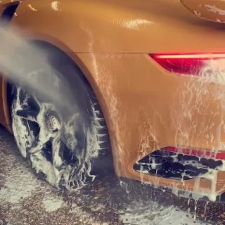 Porsche ✨ #porsche #americancarwash #carwash #radiantwax #spraypolish #details #shampoo #buffing #shinywheels #childservice #detailing #valeting #snowfoam #special #london